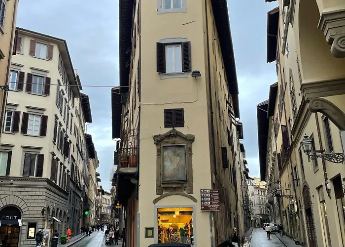 Modern In The Heart Of Floransa